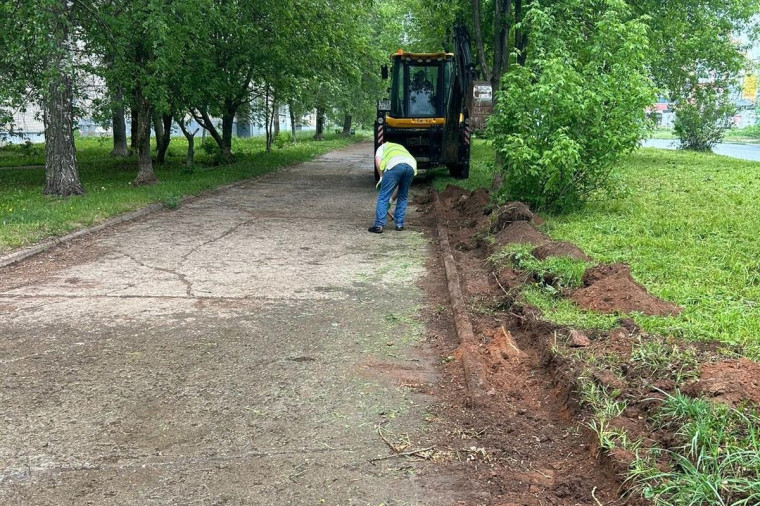 В Кирово-Чепецке начался ремонт тротуаров.